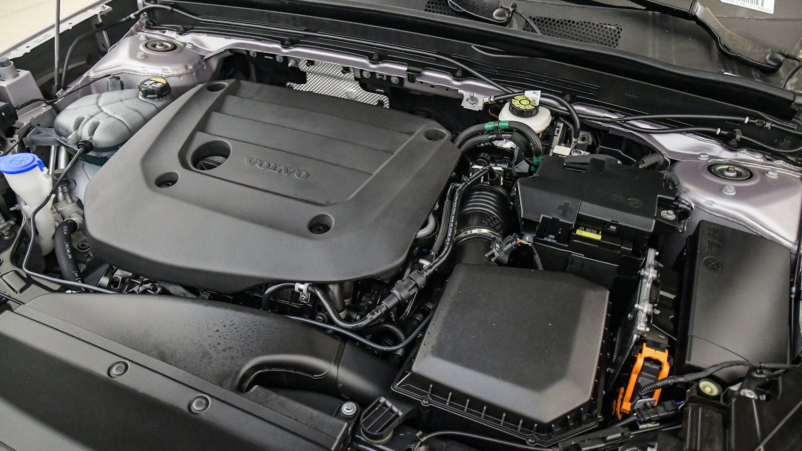 Certified 2026 Volvo XC40 B5 Plus AWD/4WD image 29