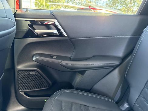 New 2026 Mitsubishi Outlander SE FWD image 15