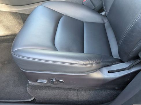 Used 2022 Tesla Model Y Performance image 19