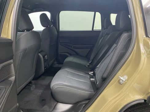 Used 2026 Jeep Cherokee Laredo AWD/4WD image 19