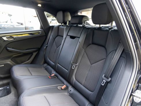 Certified 2025 Porsche Macan AWD/4WD image 45