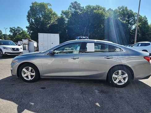 Used 2023 Chevrolet Malibu LS FWD image 2