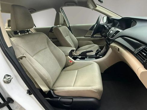 Used 2017 Honda Accord LX image 12