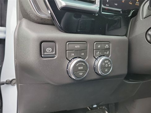 New 2026 GMC Sierra 1500 SLT w/ SLT Premium Package AWD/4WD image 22