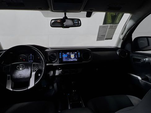 Used 2017 Toyota Tacoma SR5 w/ Tow Package image 29