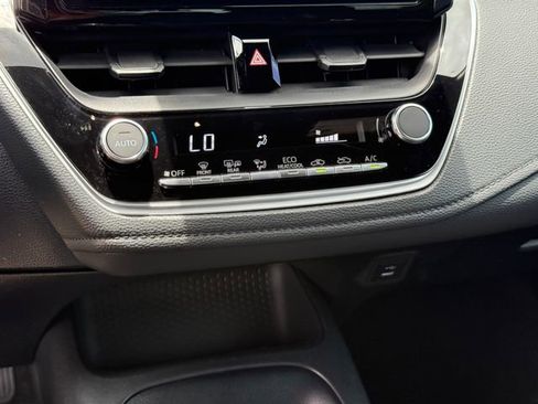 Used 2023 Toyota Corolla SE FWD image 19