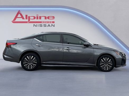 Used 2023 Nissan Altima 2.5 SV image 6