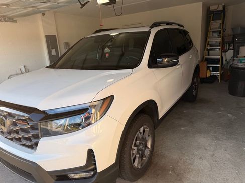 Used 2023 Honda Passport TrailSport image 3