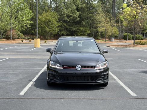 Used 2019 Volkswagen GTI SE image 2