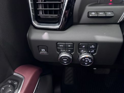 Certified 2025 GMC Sierra 1500 Denali Ultimate AWD/4WD image 27