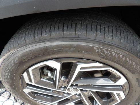 Certified 2025 Hyundai Tucson Limited FWD image 25