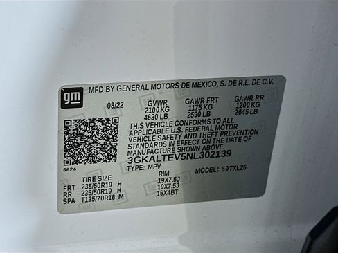 Used 2022 GMC Terrain SLE w/ Driver Convenience Package image 12