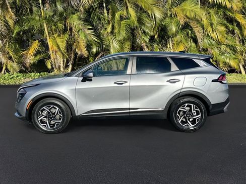 Used 2024 Kia Sportage LX image 8