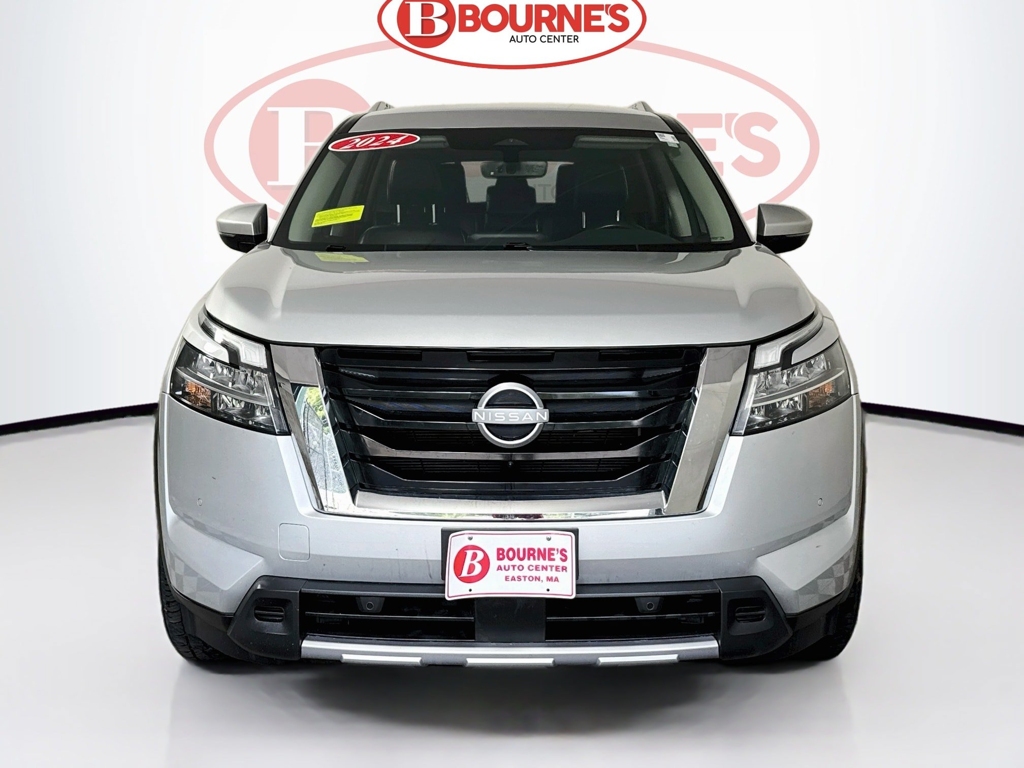 Used 2024 Nissan Pathfinder SL AWD/4WD image 5