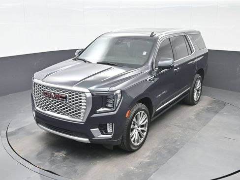 Used 2021 GMC Yukon Denali w/ Denali Premium Package AWD/4WD image 16