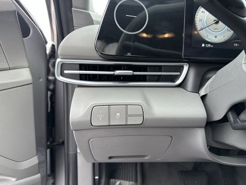 Used 2024 Hyundai Elantra SEL image 18