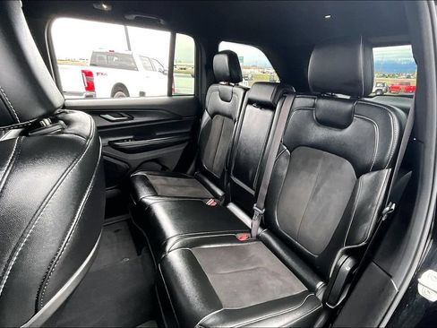 Used 2024 Jeep Grand Cherokee Altitude AWD/4WD image 26