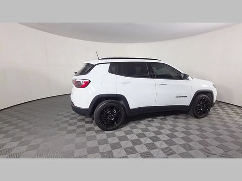 Used 2025 Jeep Compass Latitude w/ Altitude Special Edition AWD/4WD image 35