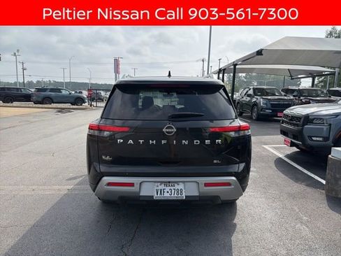 Certified 2023 Nissan Pathfinder SL w/ SL Premium Package FWD image 3