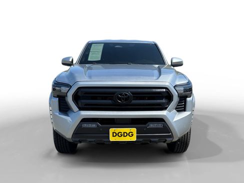 Used 2024 Toyota Tacoma SR5 w/ SR5 Upgrade Package AWD/4WD image 8