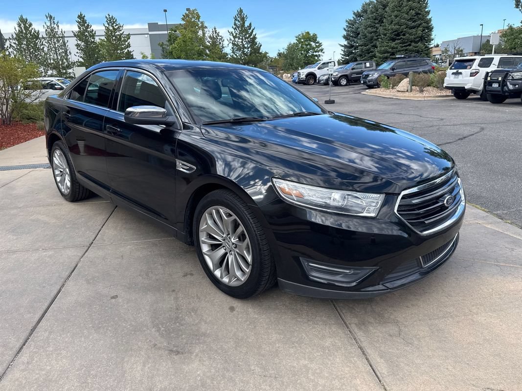 Used 2013 Ford Taurus Limited FWD image 4