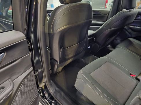 Used 2025 Jeep Grand Cherokee Laredo X image 27