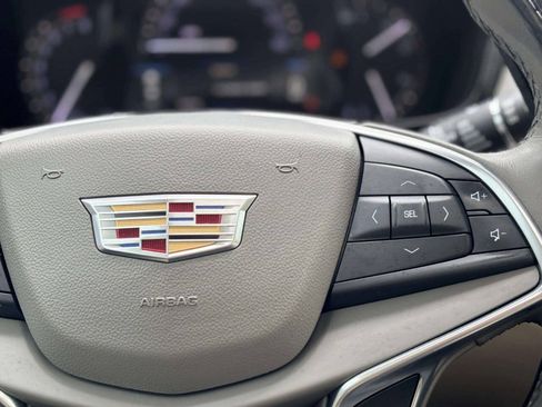 Used 2018 Cadillac XT5 Luxury w/ Driver Awareness Package FWD image 33