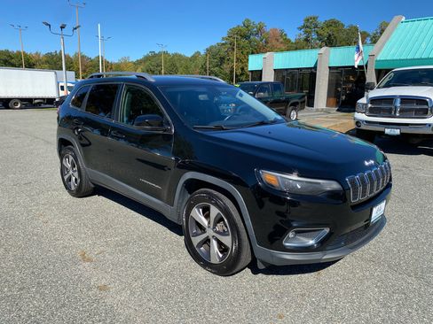 Used 2019 Jeep Cherokee Limited image 2