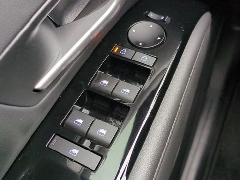 Certified 2025 Hyundai Tucson Limited FWD image 31