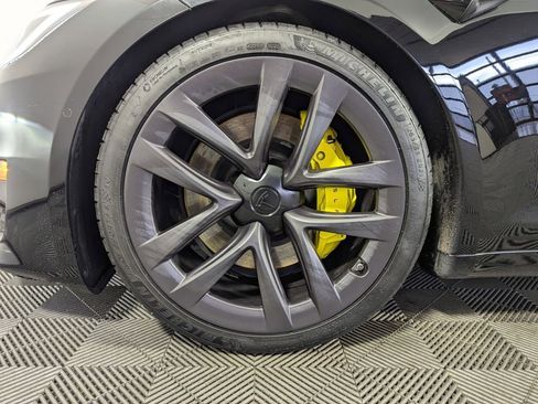 Used 2022 Tesla Model S Plaid image 15