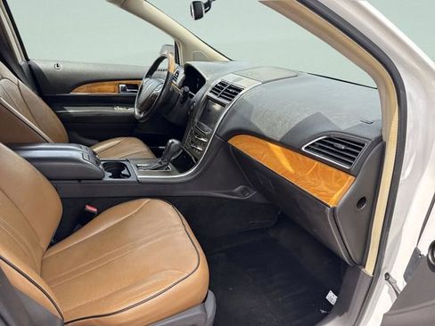 Used 2011 Lincoln MKX 2WD w/ 102A Rapid Spec Order Code image 18