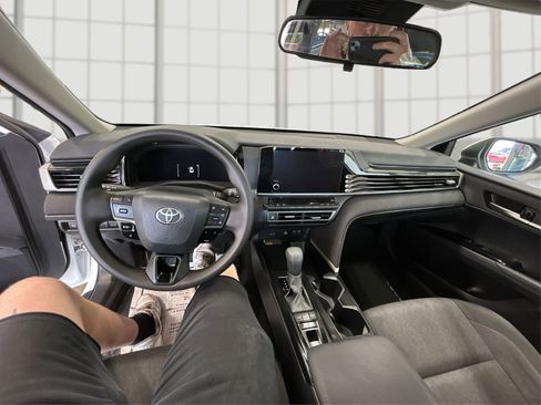 Used 2026 Toyota Camry LE FWD image 24