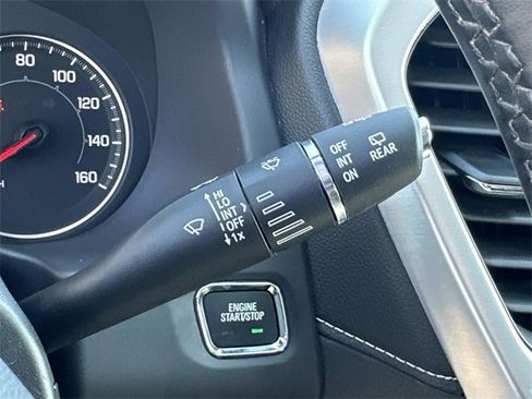 Used 2023 GMC Acadia SLT w/ Preferred Package image 9