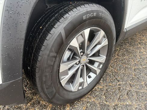 Used 2025 Chevrolet Equinox LT image 29