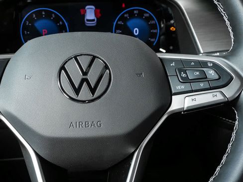 Certified 2025 Volkswagen Atlas Cross Sport SE FWD image 14
