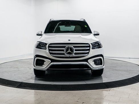 Used 2024 Mercedes-Benz GLS 450 4MATIC image 2