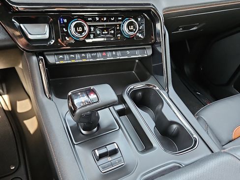 Used 2025 GMC Sierra 1500 AT4 AWD/4WD image 16