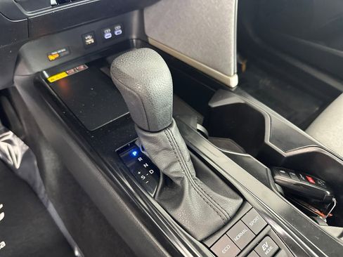 Used 2025 Toyota Camry LE FWD image 17