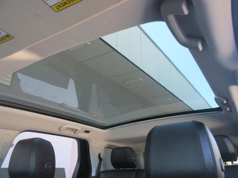 Used 2018 Land Rover Discovery Sport HSE image 51