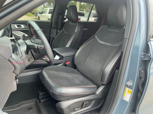 Certified 2025 Ford Explorer ST RWD image 42