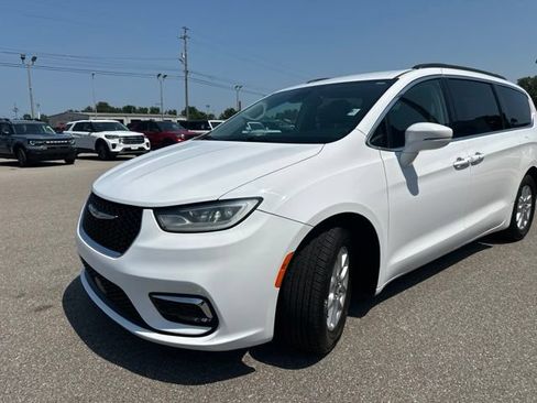 Used 2022 Chrysler Pacifica Touring-L FWD image 29