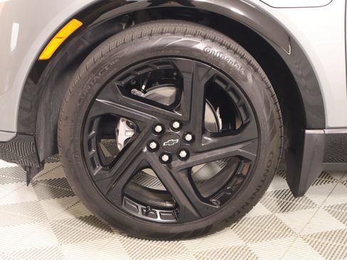 Used 2025 Chevrolet Equinox EV RS w/ LPO, Active Package FWD image 19