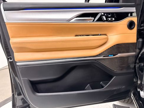 Used 2022 Jeep Grand Wagoneer Series III w/ Flexible Seating Group image 32