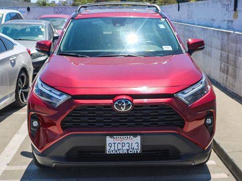 Used 2025 Toyota RAV4 XLE Premium FWD image 3