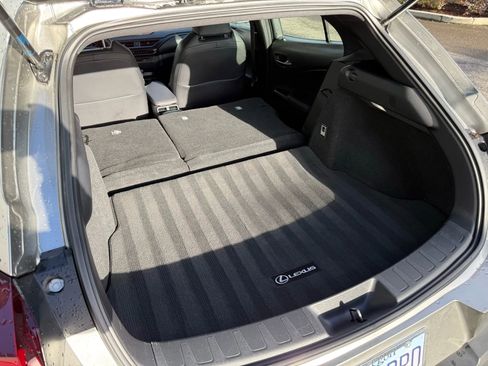 Used 2021 Lexus UX 200 image 27