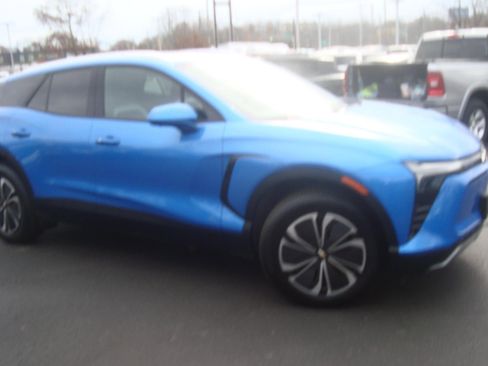 Used 2024 Chevrolet Blazer EV LT image 3