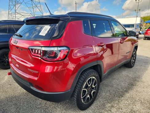 Used 2025 Jeep Compass Trailhawk image 5