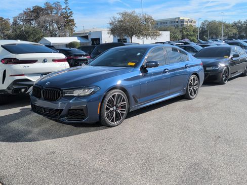 Used 2021 BMW 540i w/ Executive Package image 3