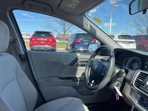 Used 2014 Honda Accord LX image 31