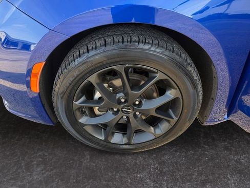 Used 2021 Chrysler Pacifica Touring w/ S Appearance Package FWD image 14